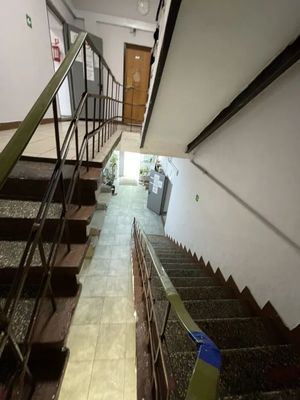 Продам коммерческое помещение 1 748 м2, Новоостаповская ул, 10, Москва г