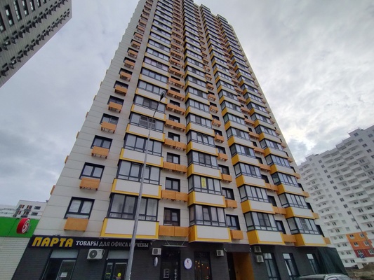 Продам двухкомнатную (2-комн.) квартиру, Мурата Ахеджака ул, 16к1, Новороссийск г